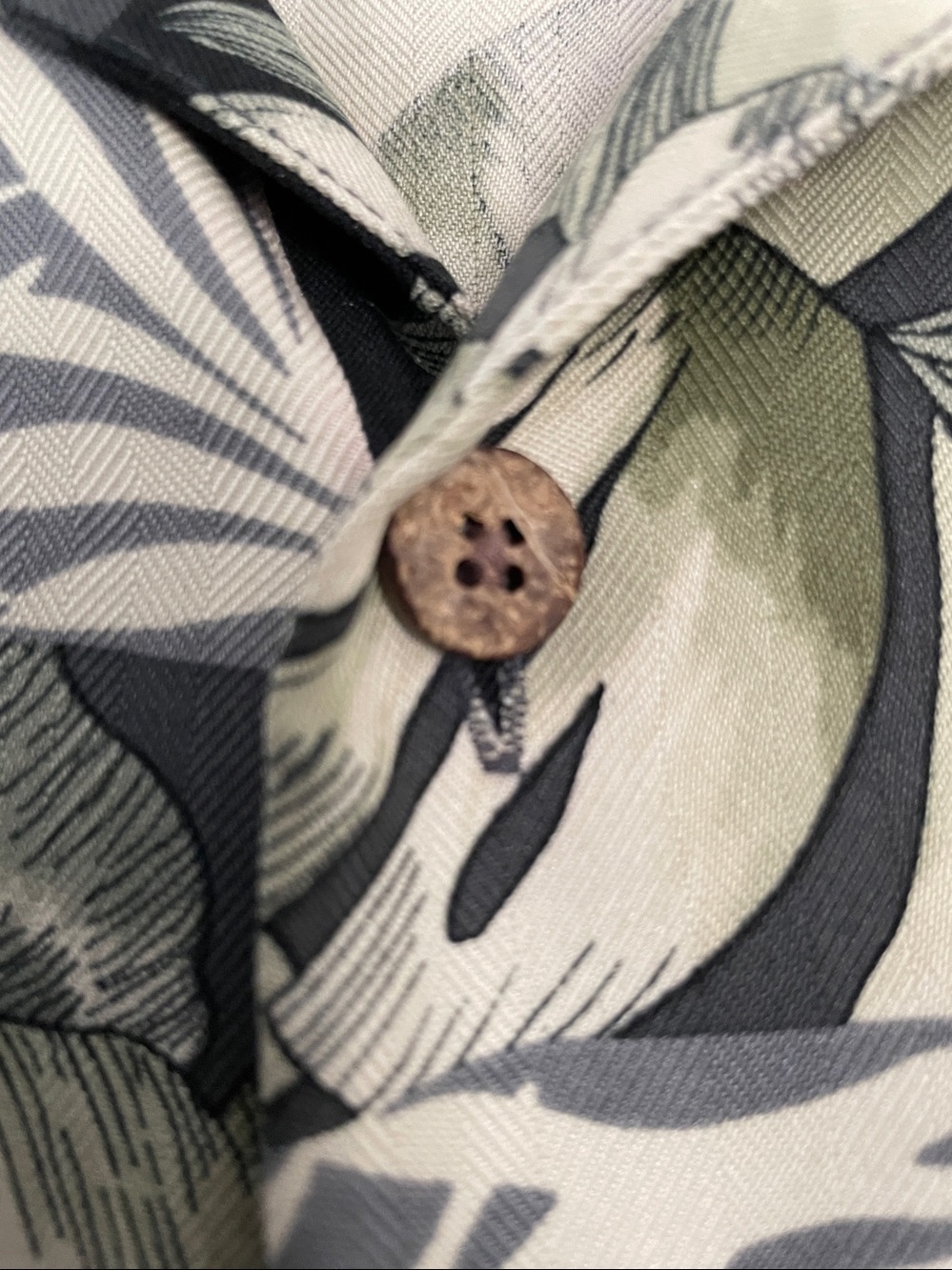 Silk Tommy Bahama Black and Green Tropical Patchwork Camp Shirt size xxl - Picture 5 of 7